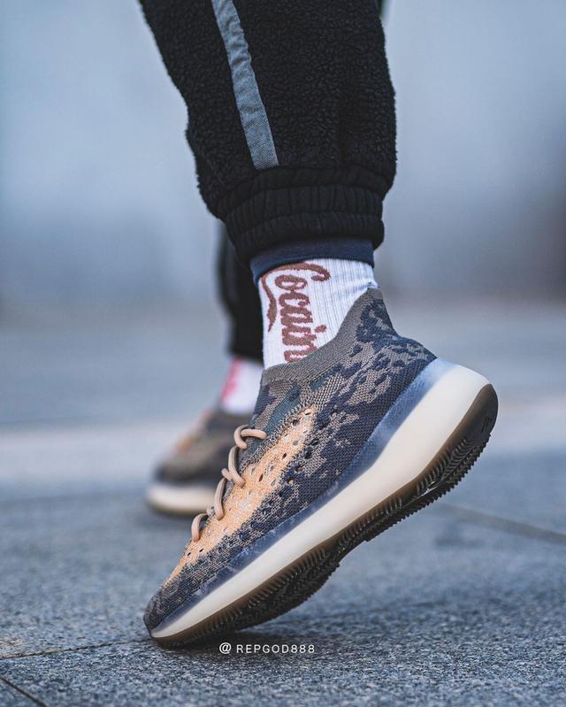 全新yeezy boost 380上脚首次曝光!这双你觉得好看吗?
