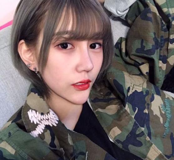 陈佩雯参加《变形计》时还是个不修边幅的假小子模样,整过容留起长发