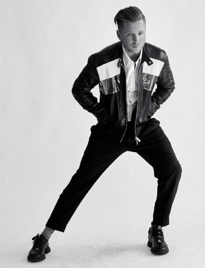 onerepublic主唱ryantedder最新《wonderland》杂志写真