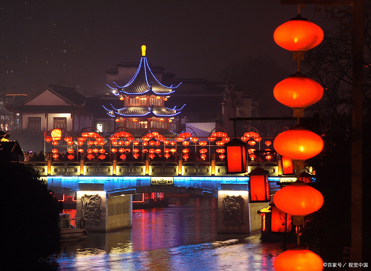 南京南站附近夜景最漂亮的地方推荐: 1.