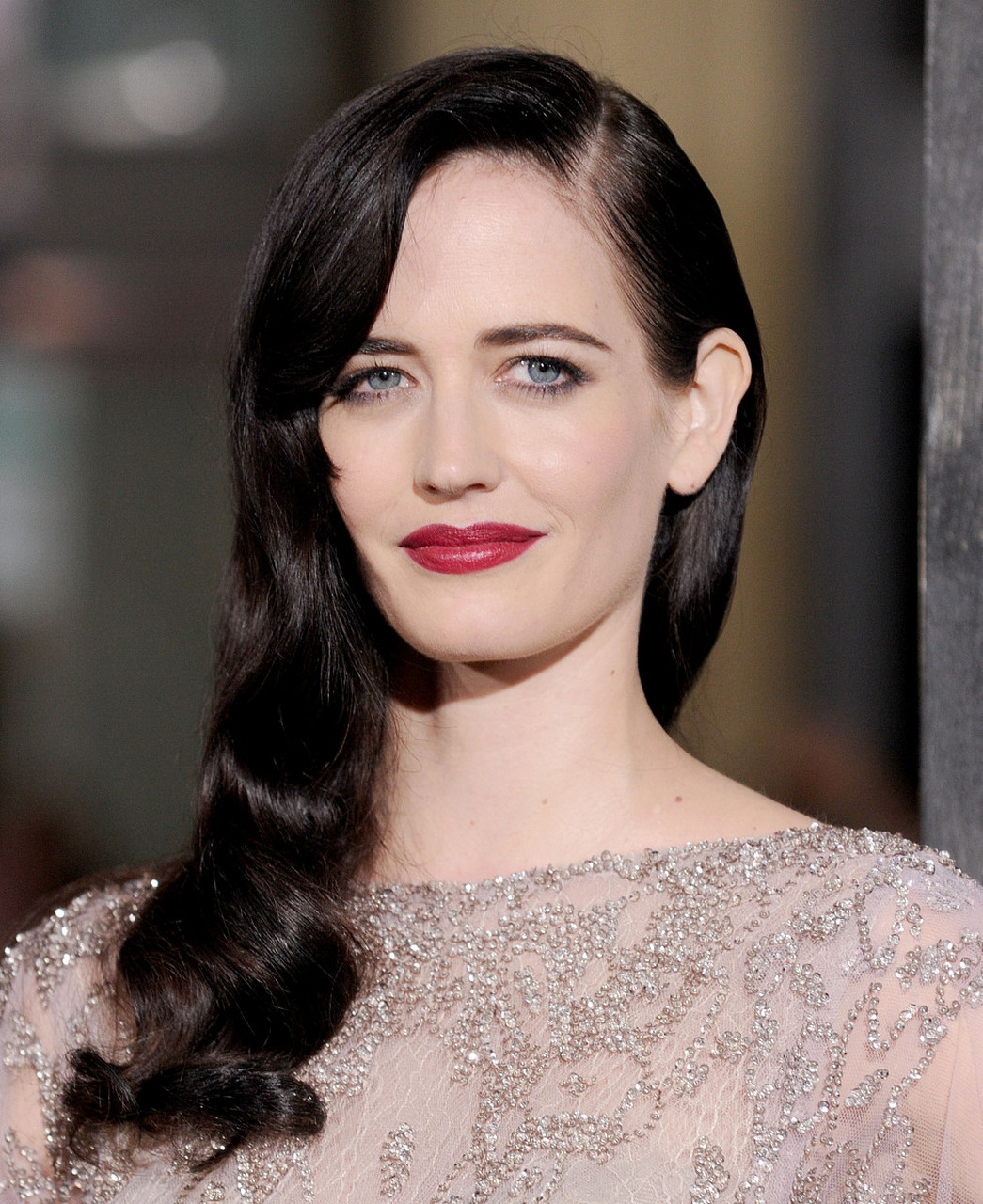 伊娃·格林:这位西班牙女演员兼模特儿,拥有着迷人的外貌和性感的身材