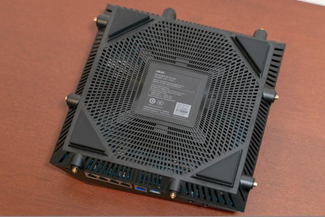 八根天线的电竞路由器,华硕rt-ac5300八爪鱼图赏