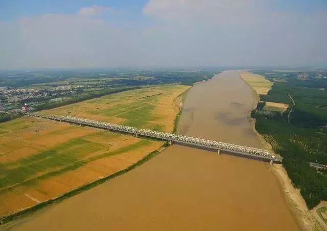 快看:平阴黄河大桥恢复通行免费!限高2.8米,限重49吨.