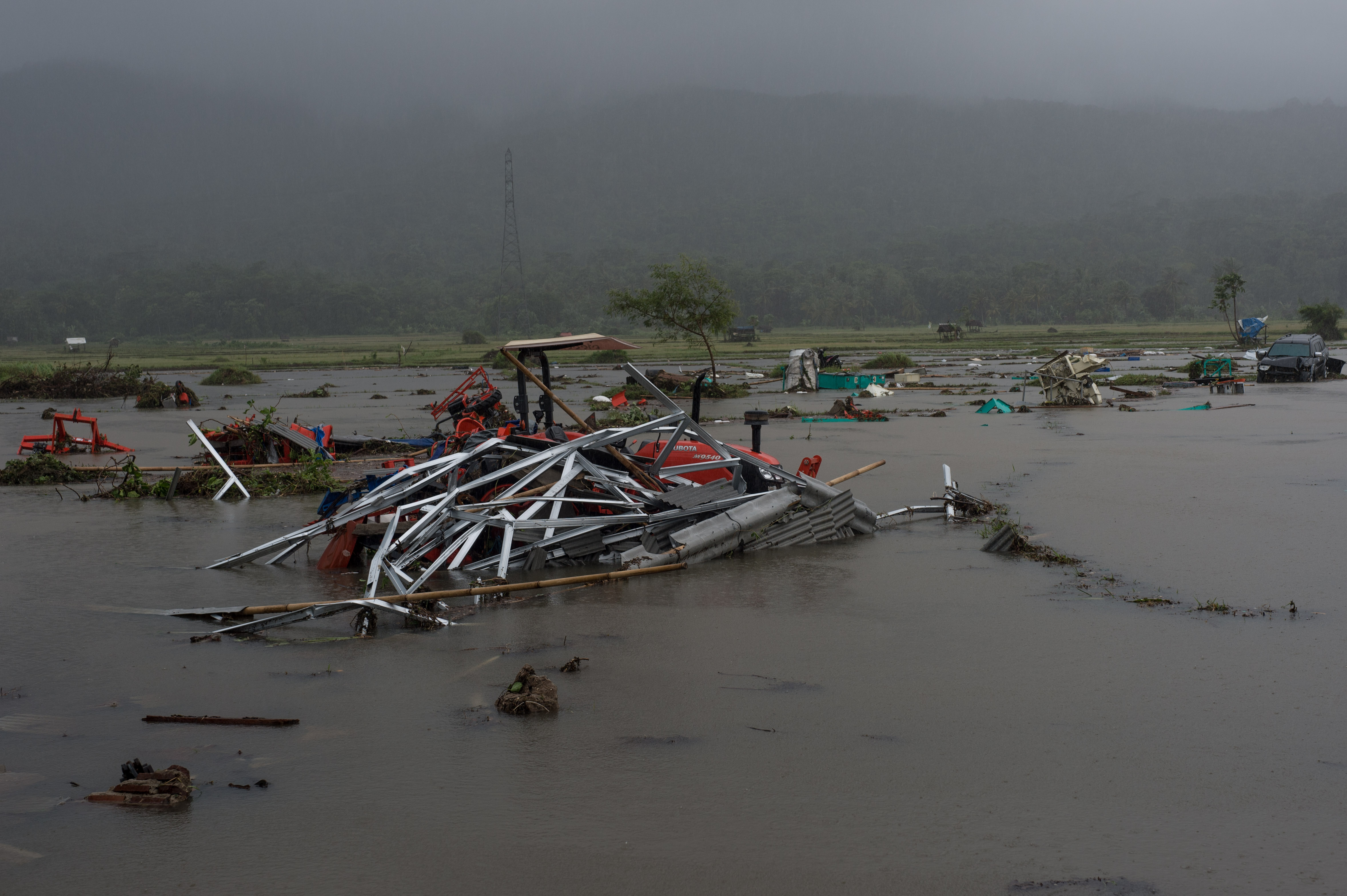 印尼海啸死亡人数升至168人(13)