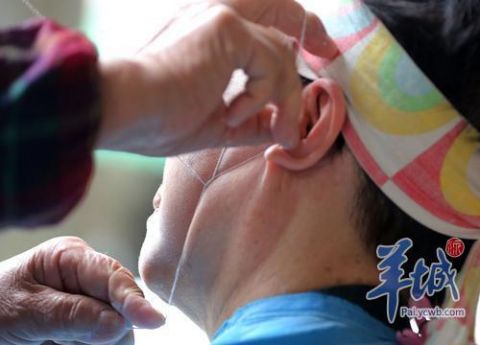 "绞脸"听说过没?这种传统美容手法可以让你变美!