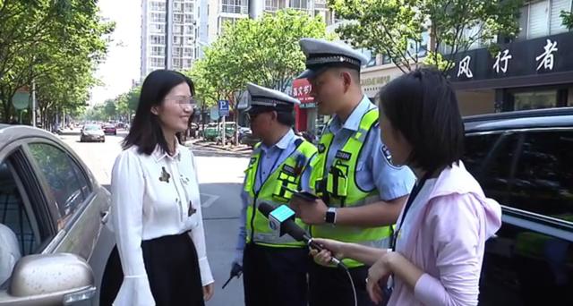 高跟鞋驾车酿成大事故 交警再次提醒女司机:驾车莫穿高跟鞋