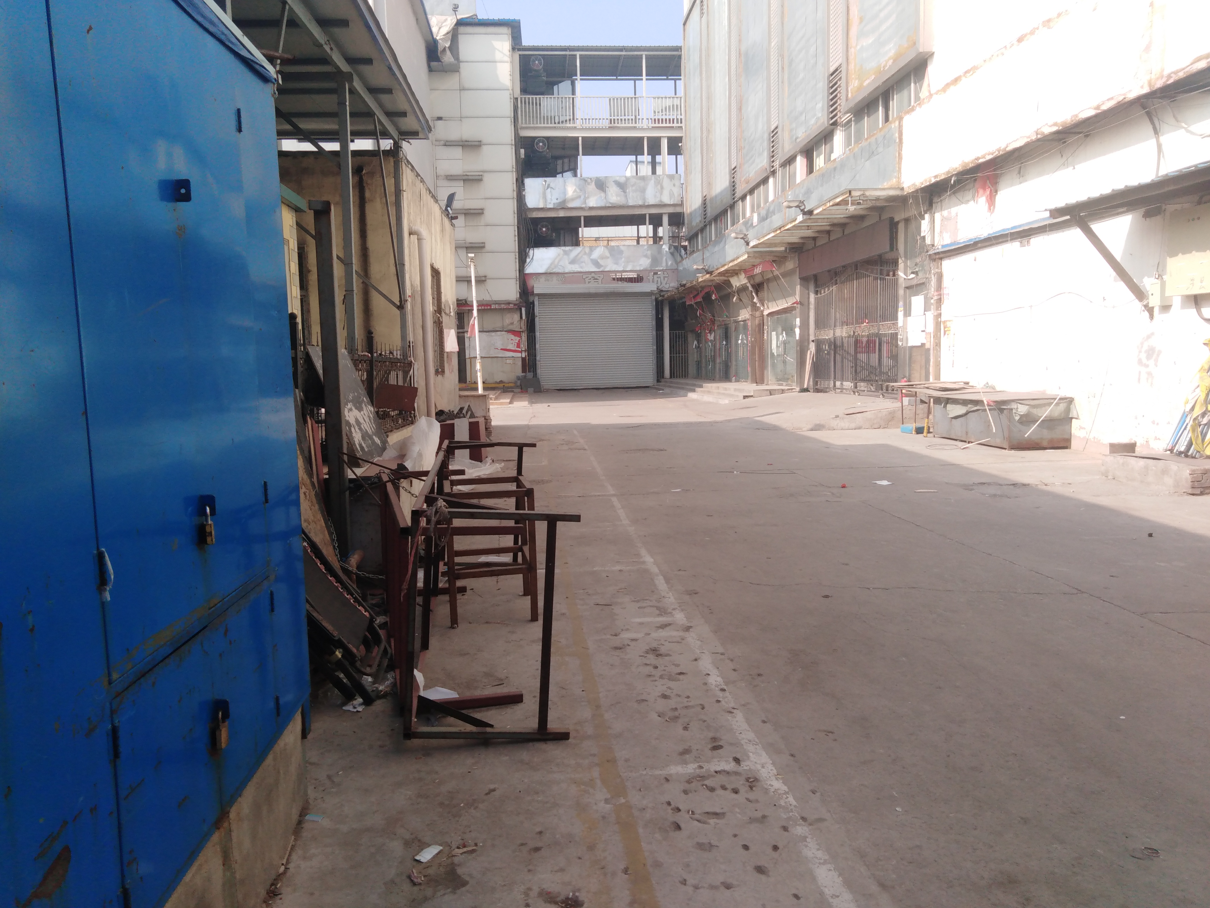 风光不再,商户搬迁后的邯郸现代轻纺城