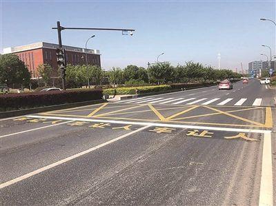 给行人让出5米安全距离!文二西路全路覆盖"大礼让"禁停区