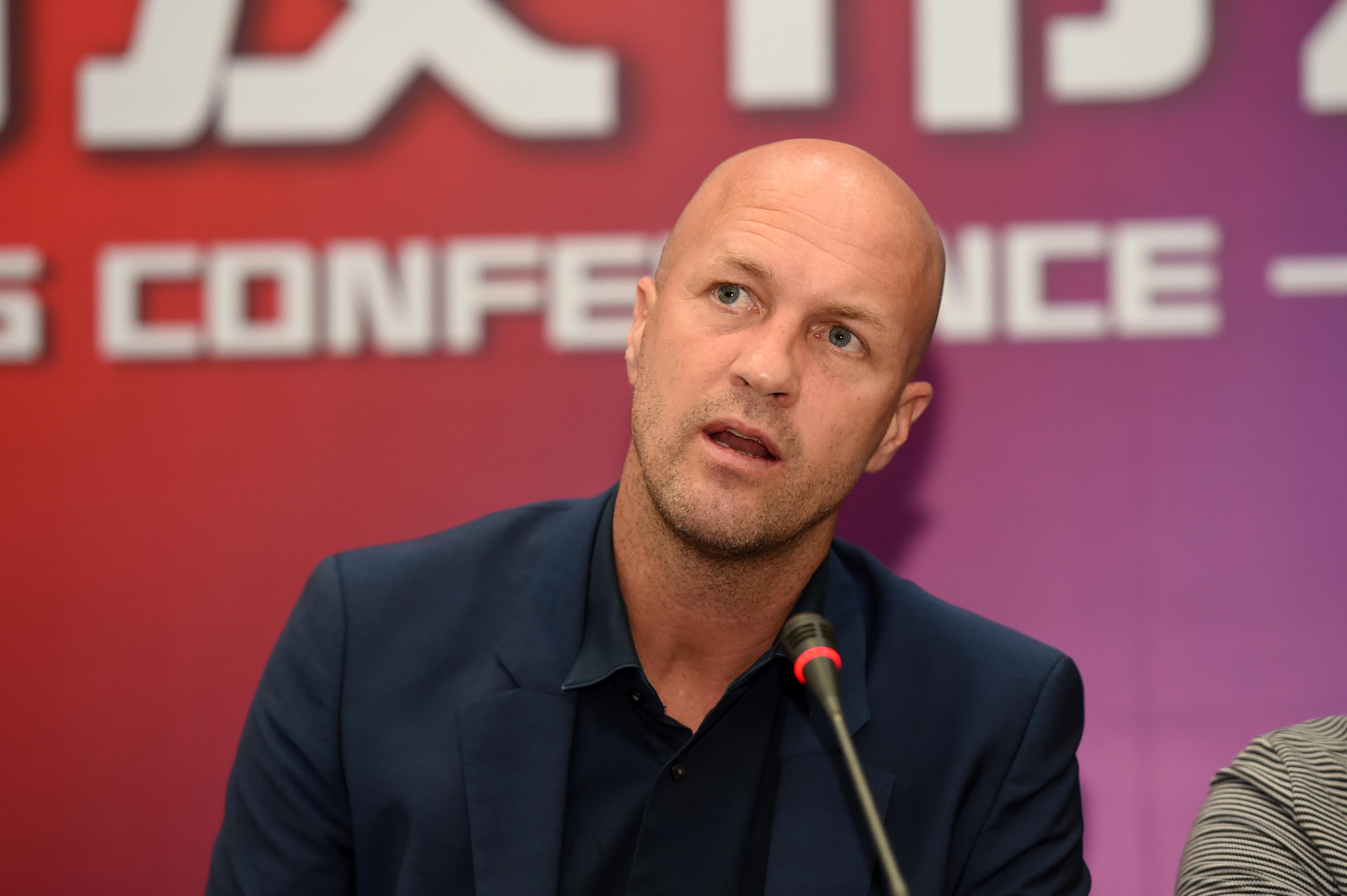 足球——中超: 约尔迪·克鲁伊夫出任重庆斯威主教练(2)