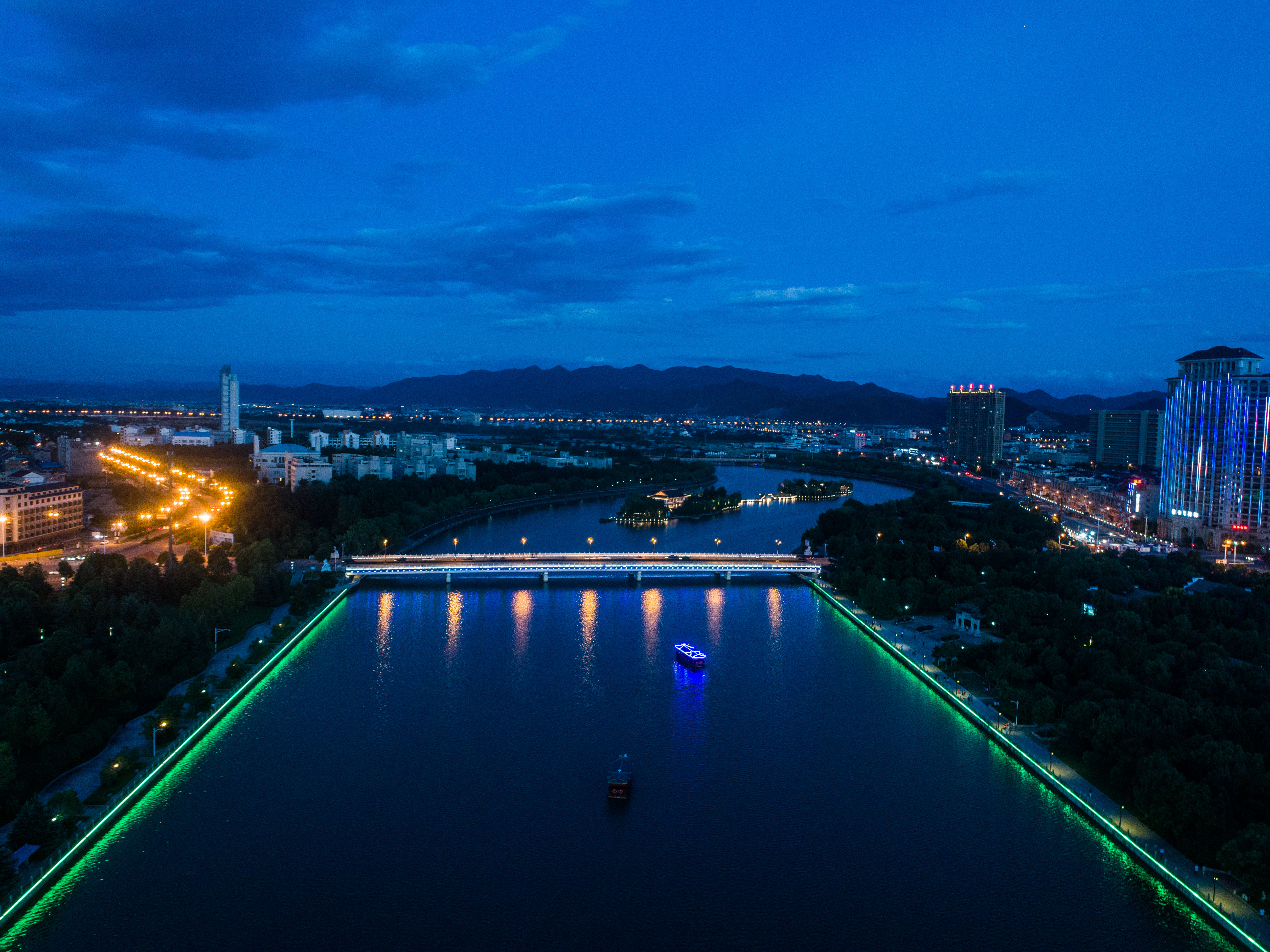 浙江东阳:扮靓城市夜景  打造城市新景观(6)