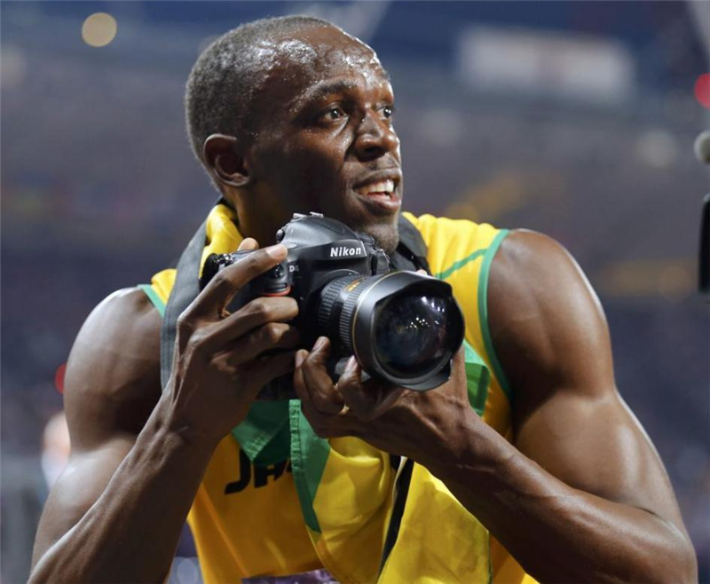 其实博尔特的性格一直都是非常豪爽的,对于自己朋友的请求那也是来者