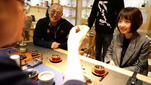 55岁李连杰容光焕发,对拍电影已没兴趣,放下名利权情