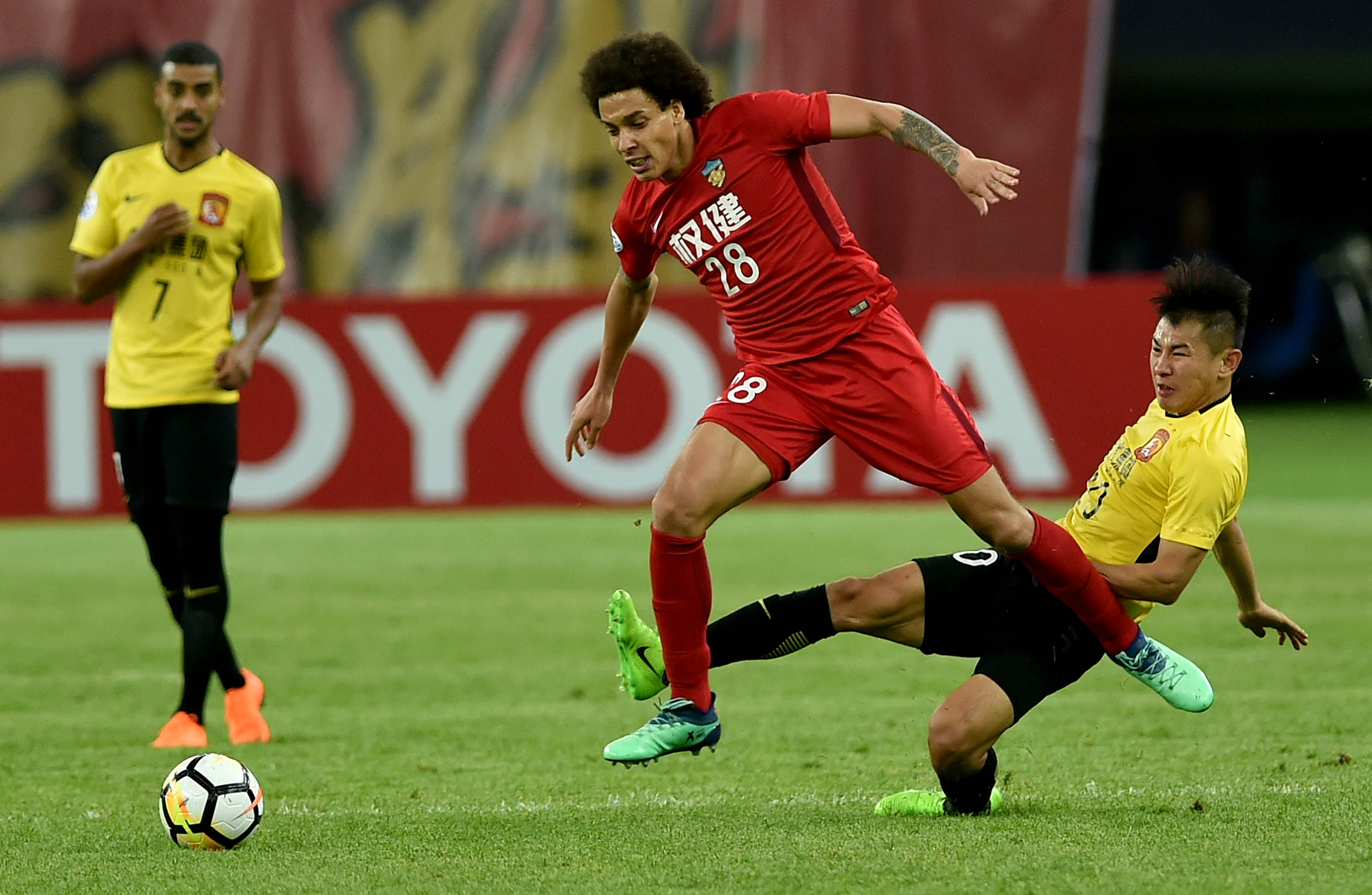 足球——亚冠1/8决赛首回合:天津权健平广州恒大(10)