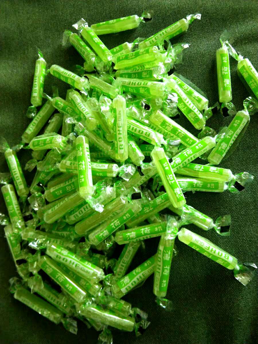 这算是薄荷糖里味最难吃的一种,刚吃进去是甜的,薄荷味有点冲鼻子,吃