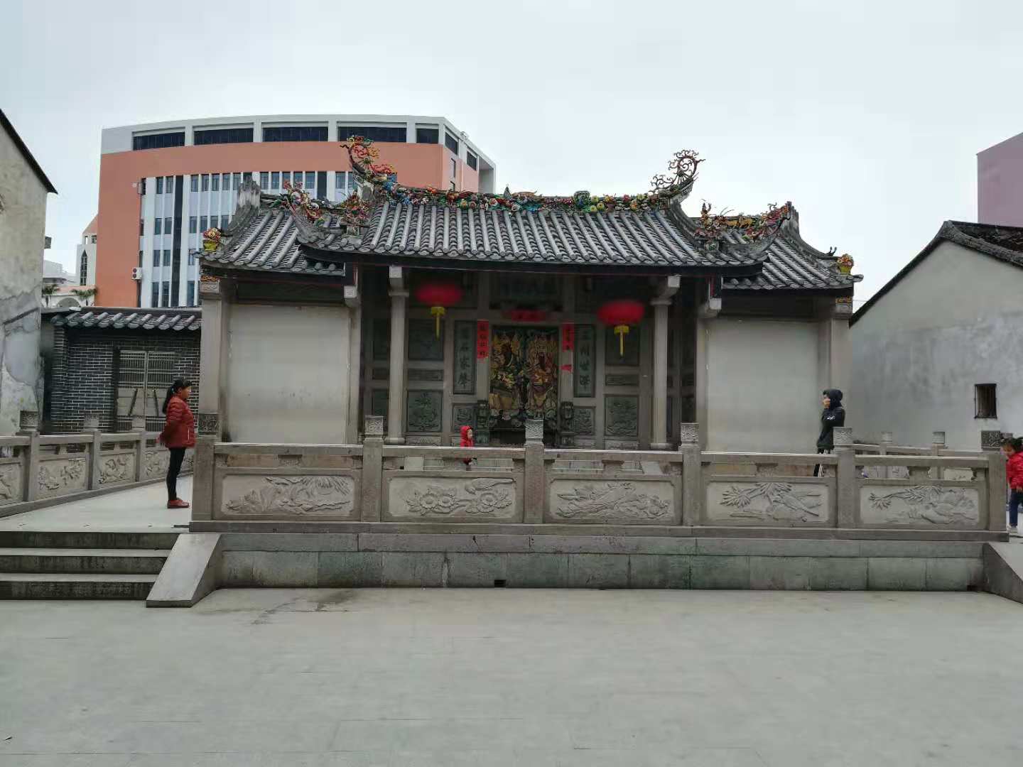 广东祠堂的屋顶结构图片