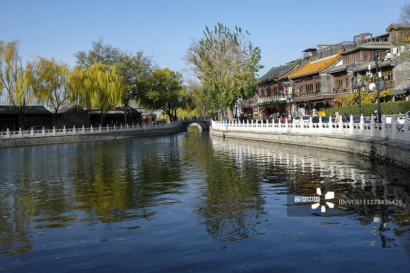 北京:什刹海初冬碧波蓝天下尽显"高颜值"