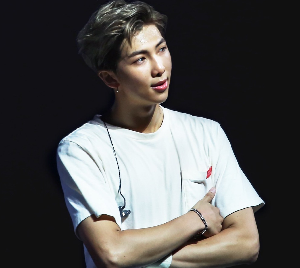 防弹少年团金南俊:独特的气质,拥有让人移不开视线的魅力