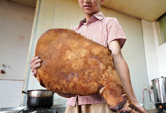 探访剑川山老腿:火爆十年美食,非祖传也没有秘籍,就靠实在实惠