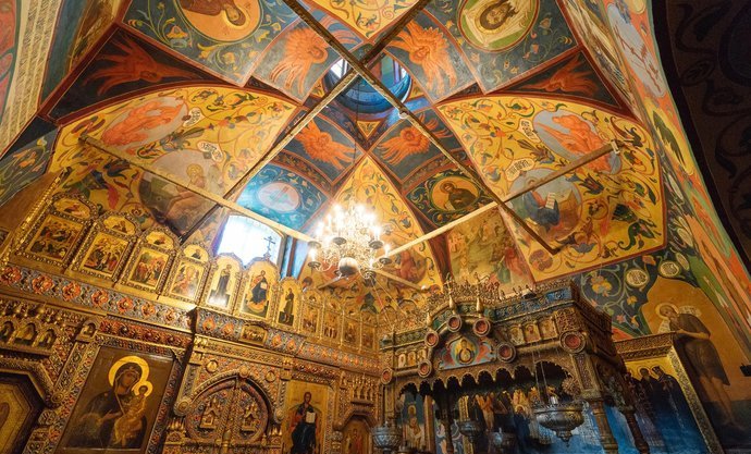 圣瓦西里大教堂是红场主要建筑物之一,中央的塔高65米,很壮观