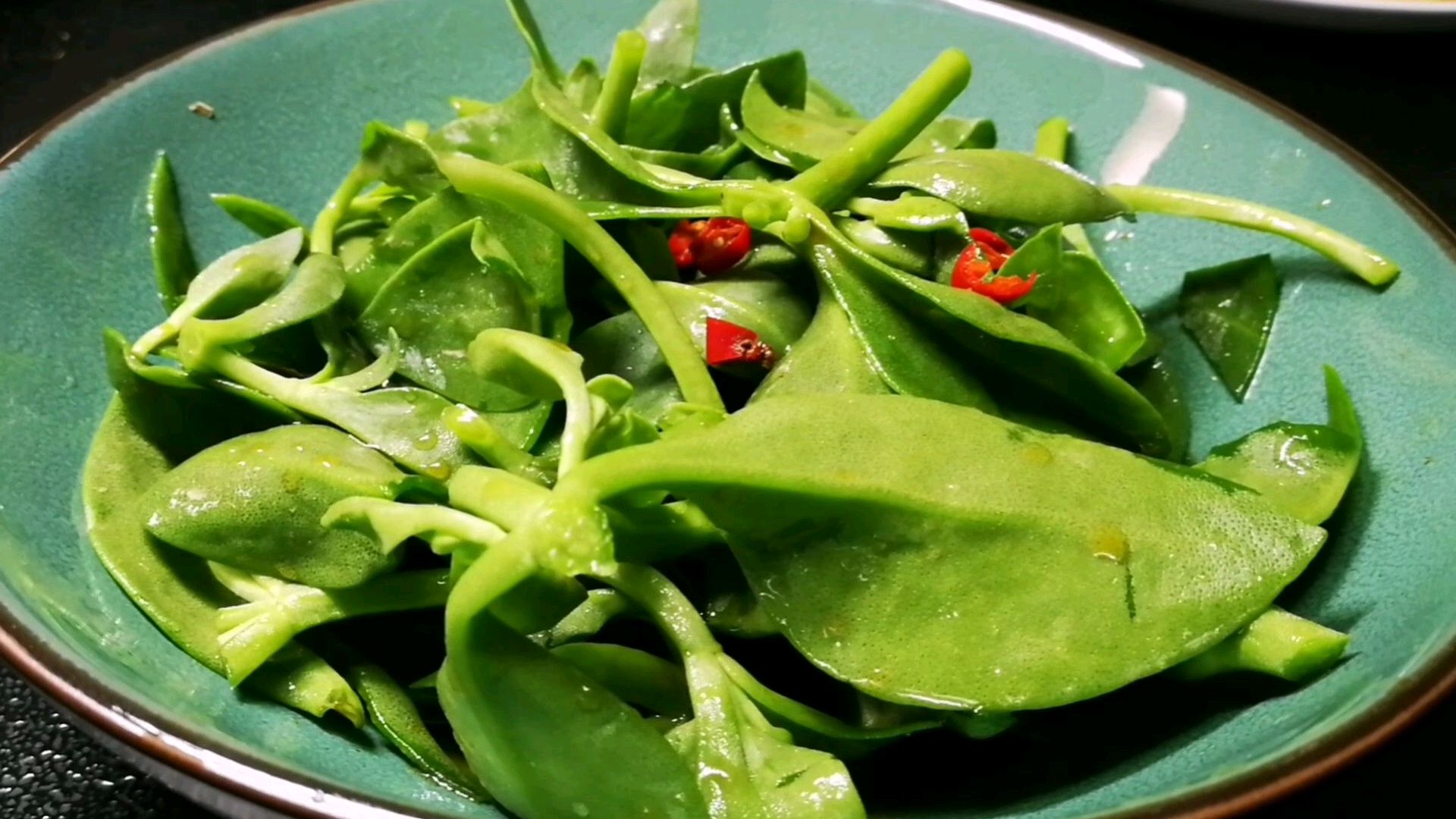 凉拌三七,营养丰富、清热去火