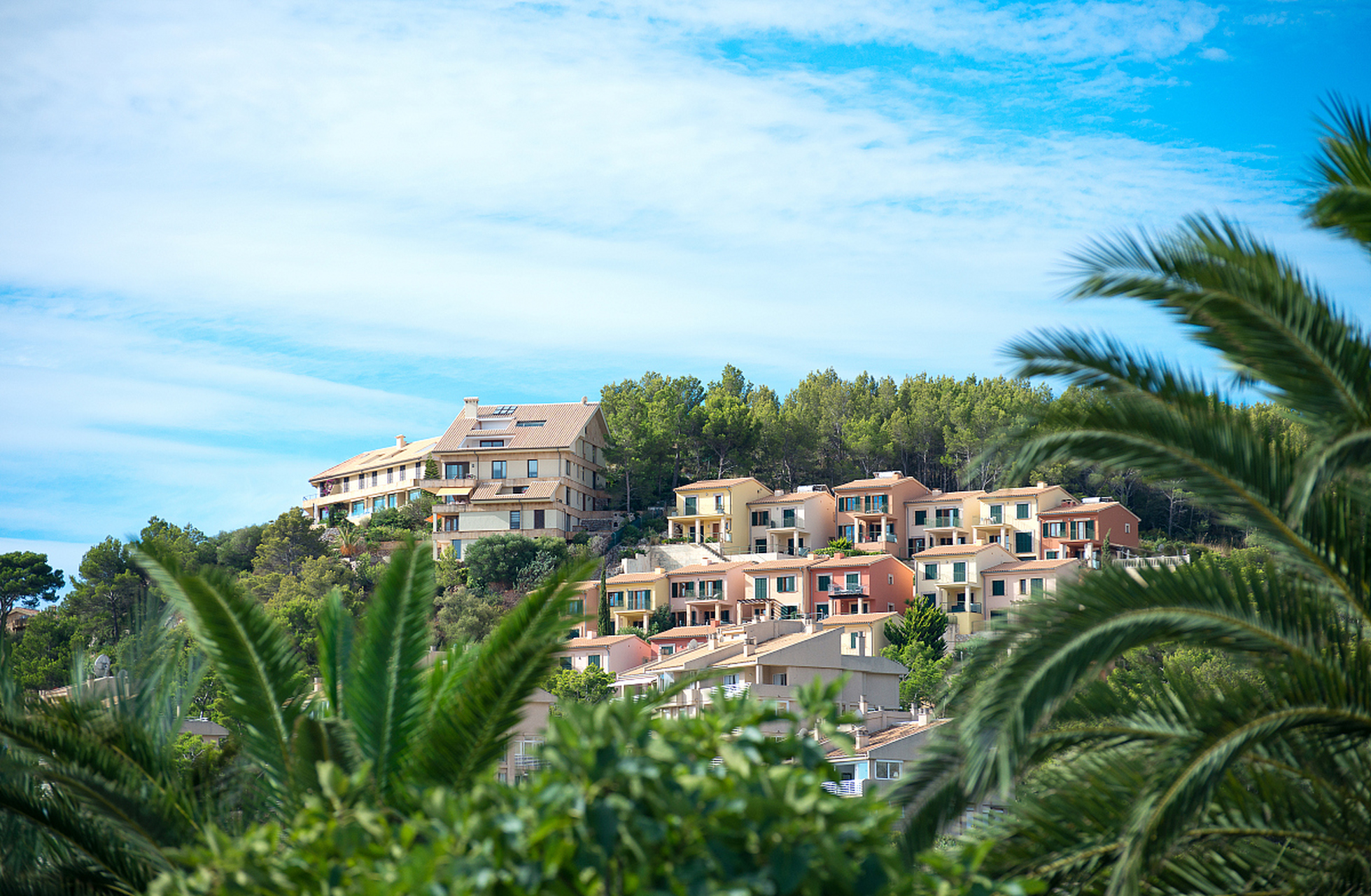 嬉行记# 三亚龙海风情小镇,依托着神秘的历史背景和丰富的文化遗产