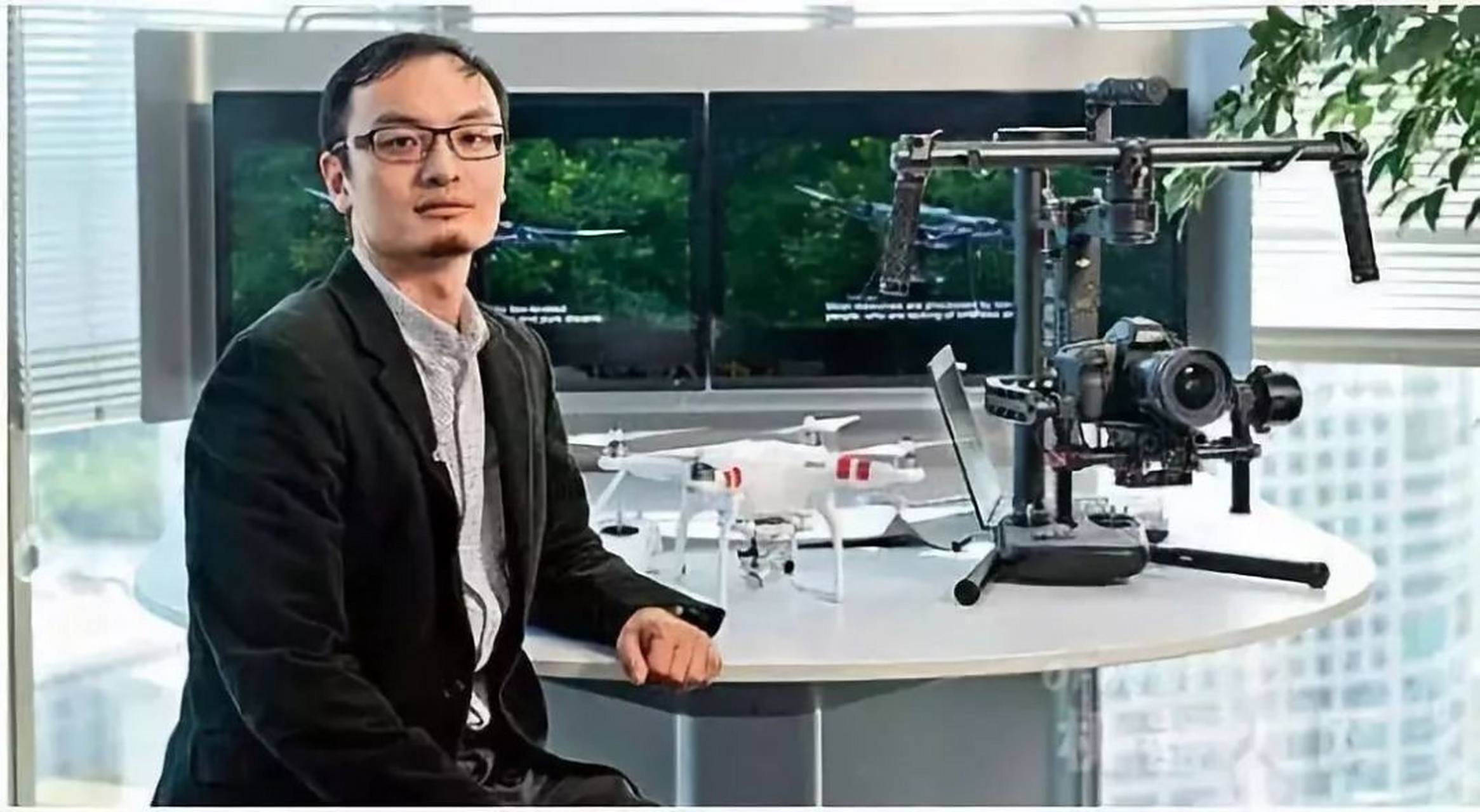 大疆无人机的汪滔曾在朋友圈评论任正非,他说任正非创办的华为比任何