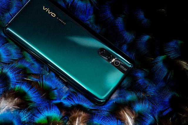 vivo x27翡翠色 忍不住总要拿出来欣赏一下的手机