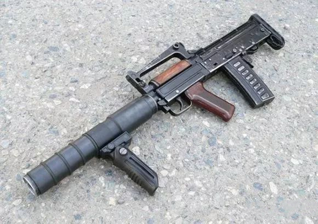 俄罗斯oc-14"groza"步枪,它其实是一个型号齐全的枪族