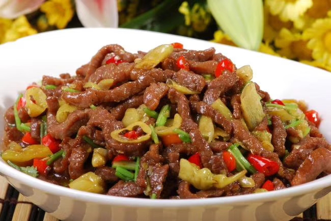 好吃到舔屏的野山椒炒牛肉,下饭利器.