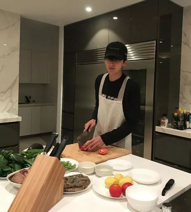 《中国新说唱》吴亦凡的家竟然是这样的—斑马极简定制家居