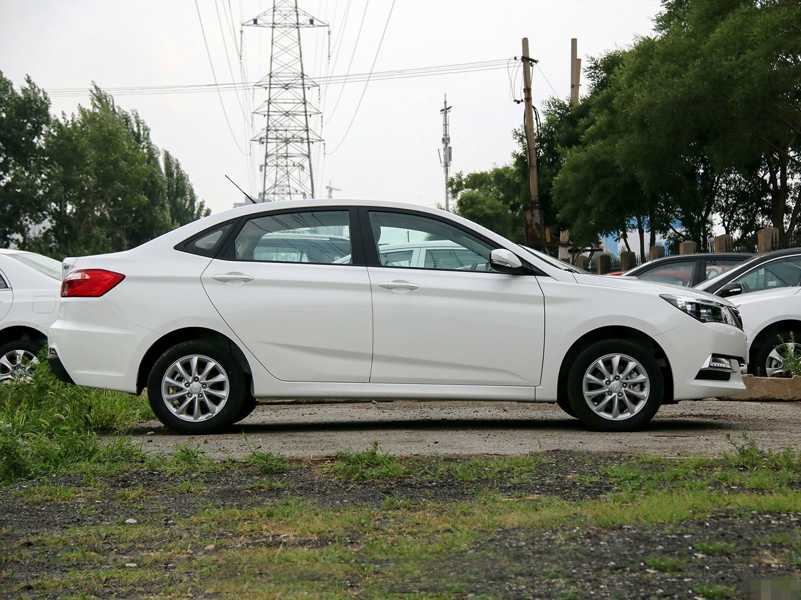 对悦翔v7外观的鉴赏