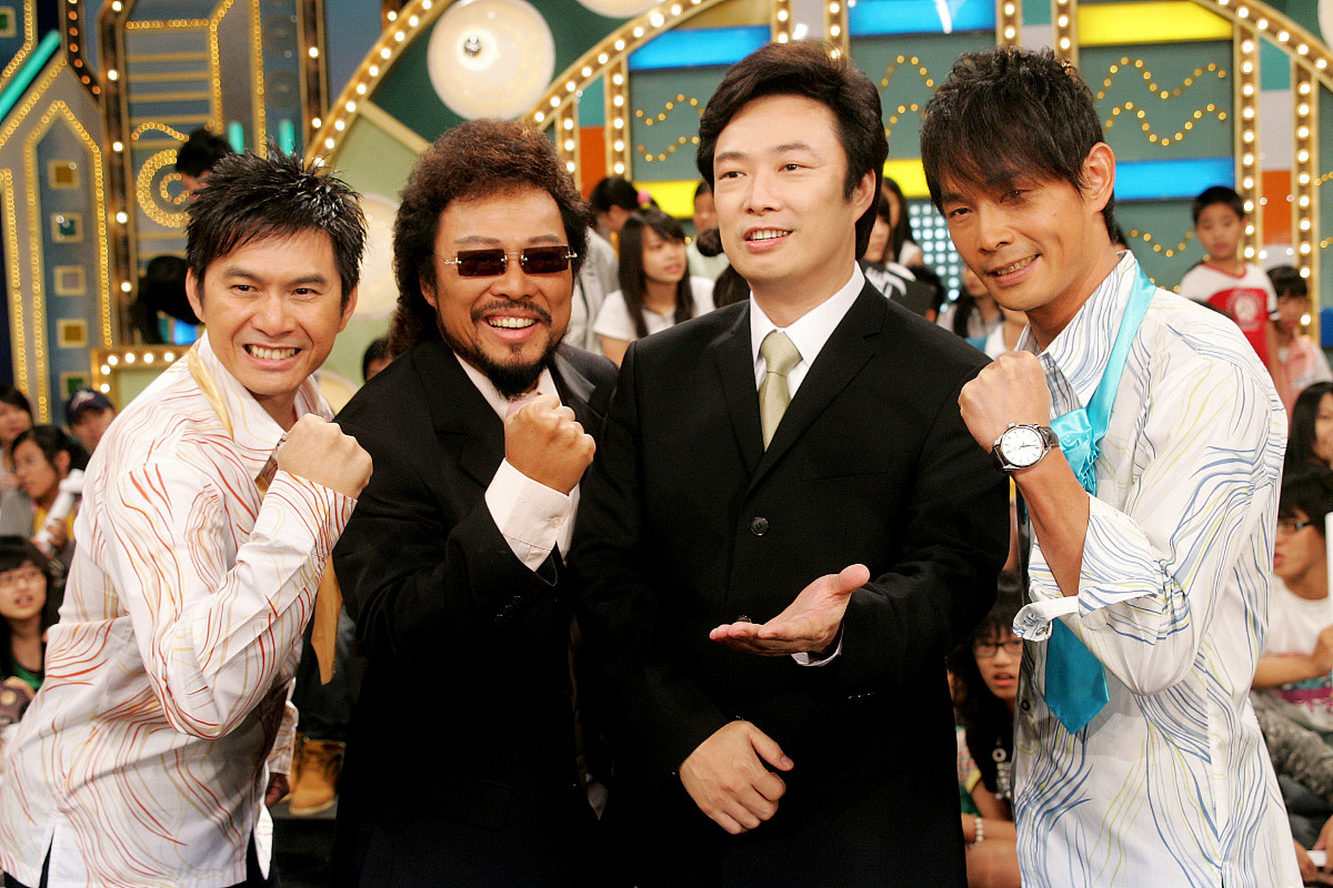 张菲很久没在公共场合露面,有人说他已经离世,现在他突然出现,而且还