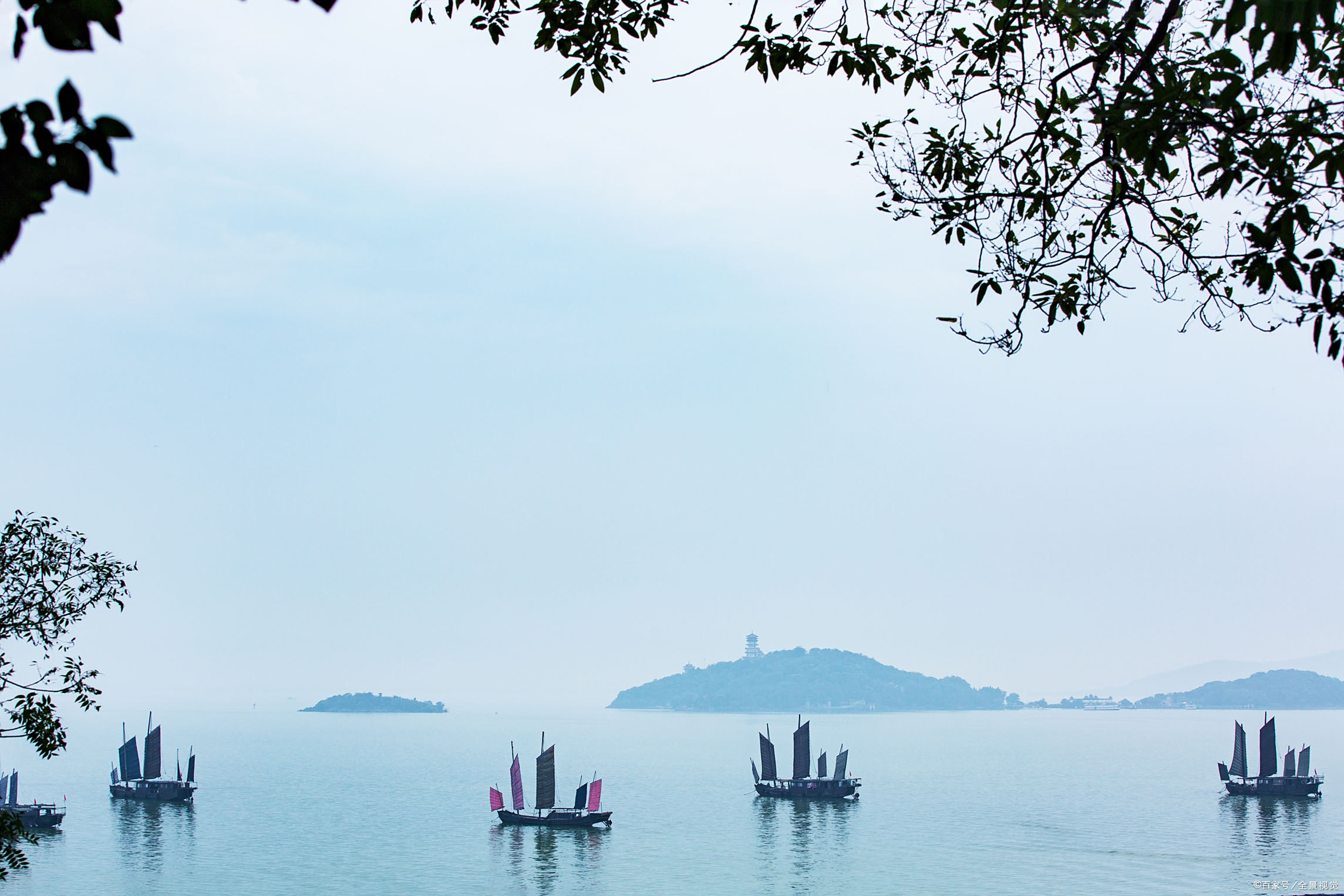 苏州洞庭东山风光旖旎,当地崇文重教,有"教授之镇"美誉