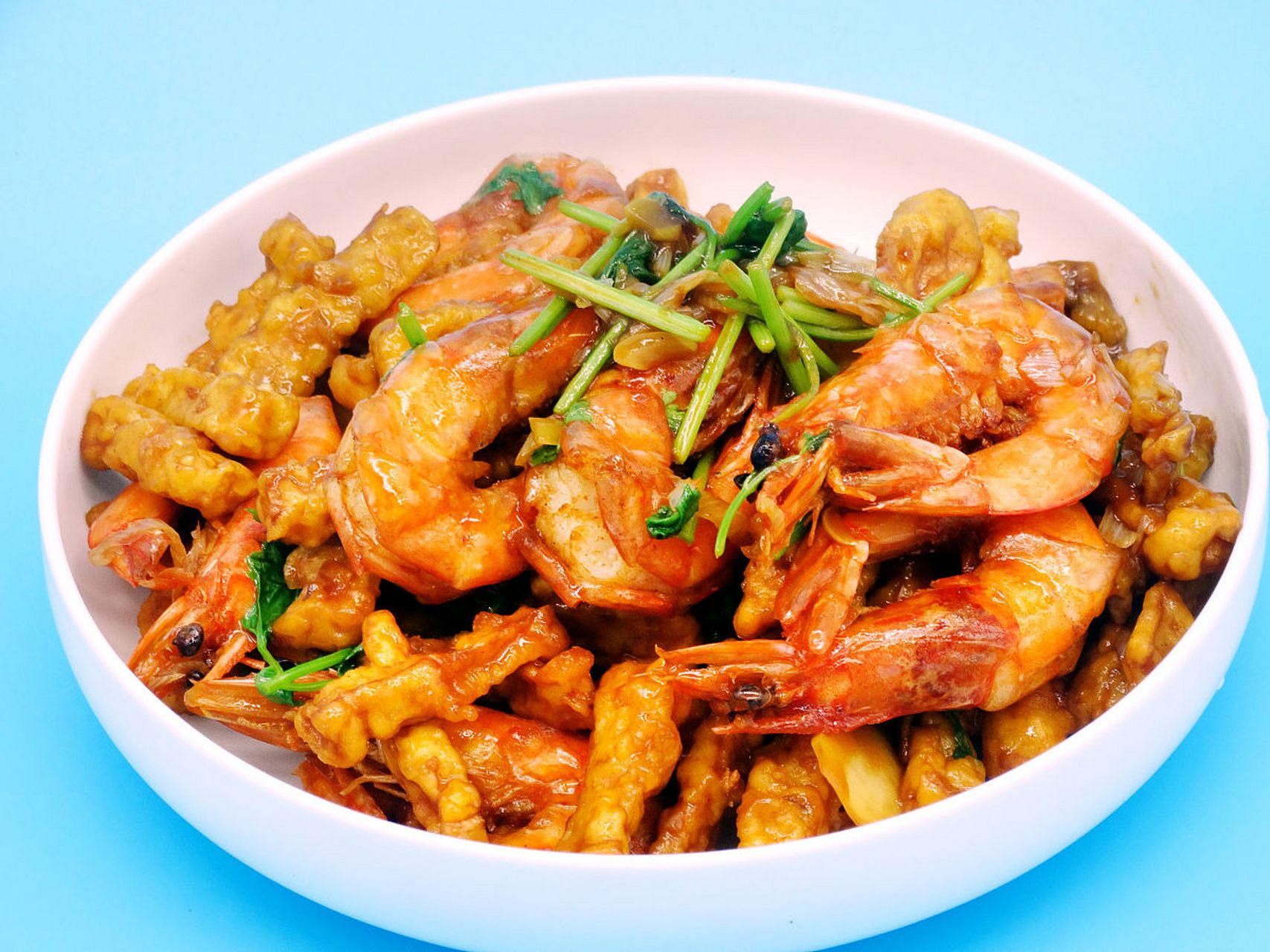 爆炒大虾# 是一道传统的中国烹饪菜肴,也是中国八大菜系之一的鲁菜系