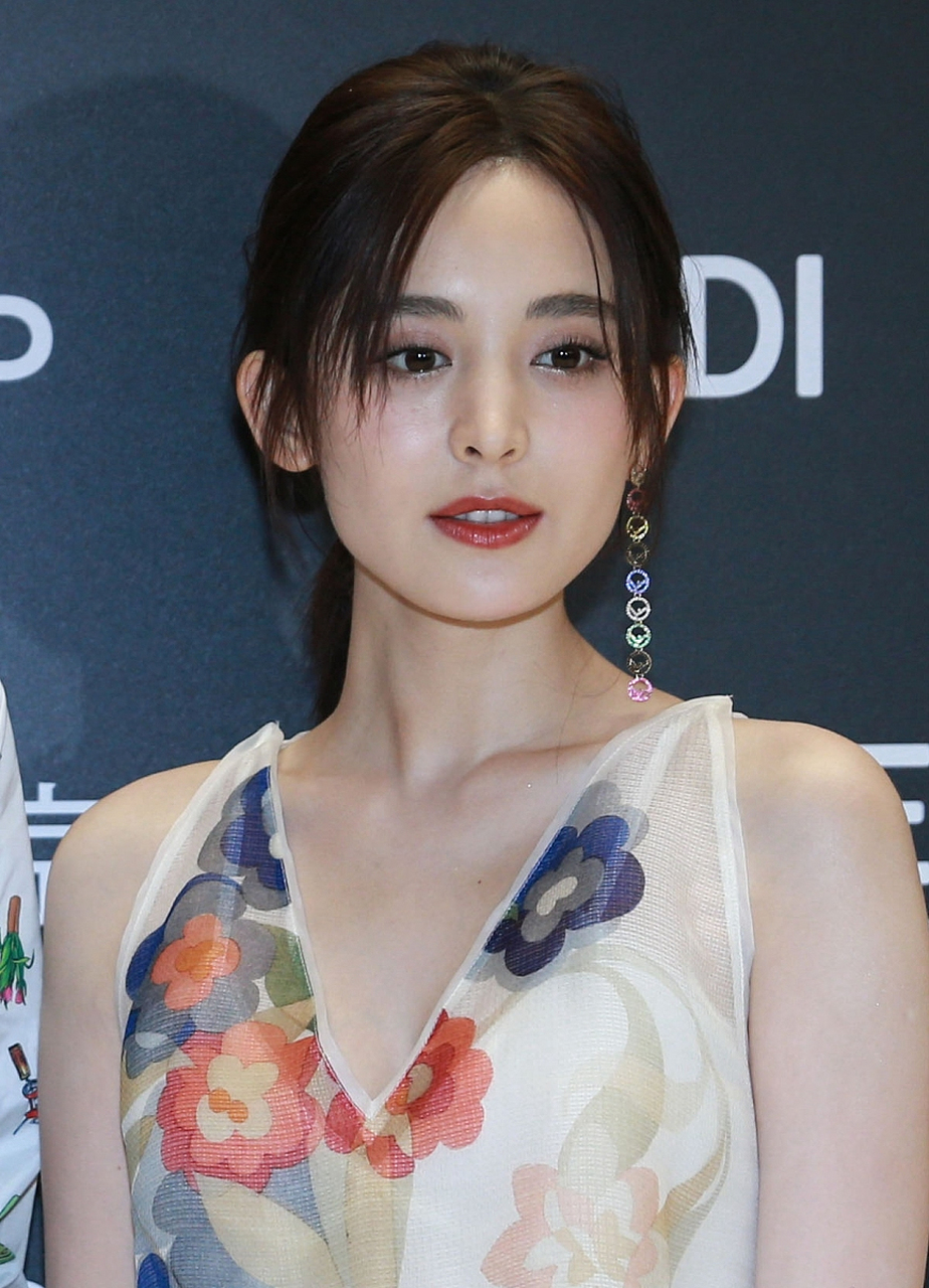 最近,古力娜扎关闭微博评论的事情引起了不少网友的关注.