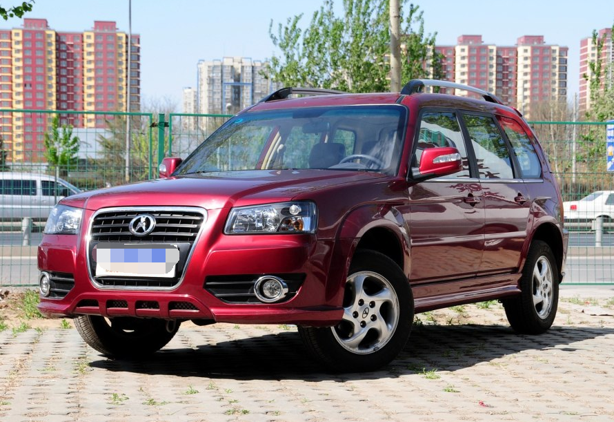 野马f10侧面流畅的线条,更像是一个芭蕾舞者,它好像是翩翩起舞的黑