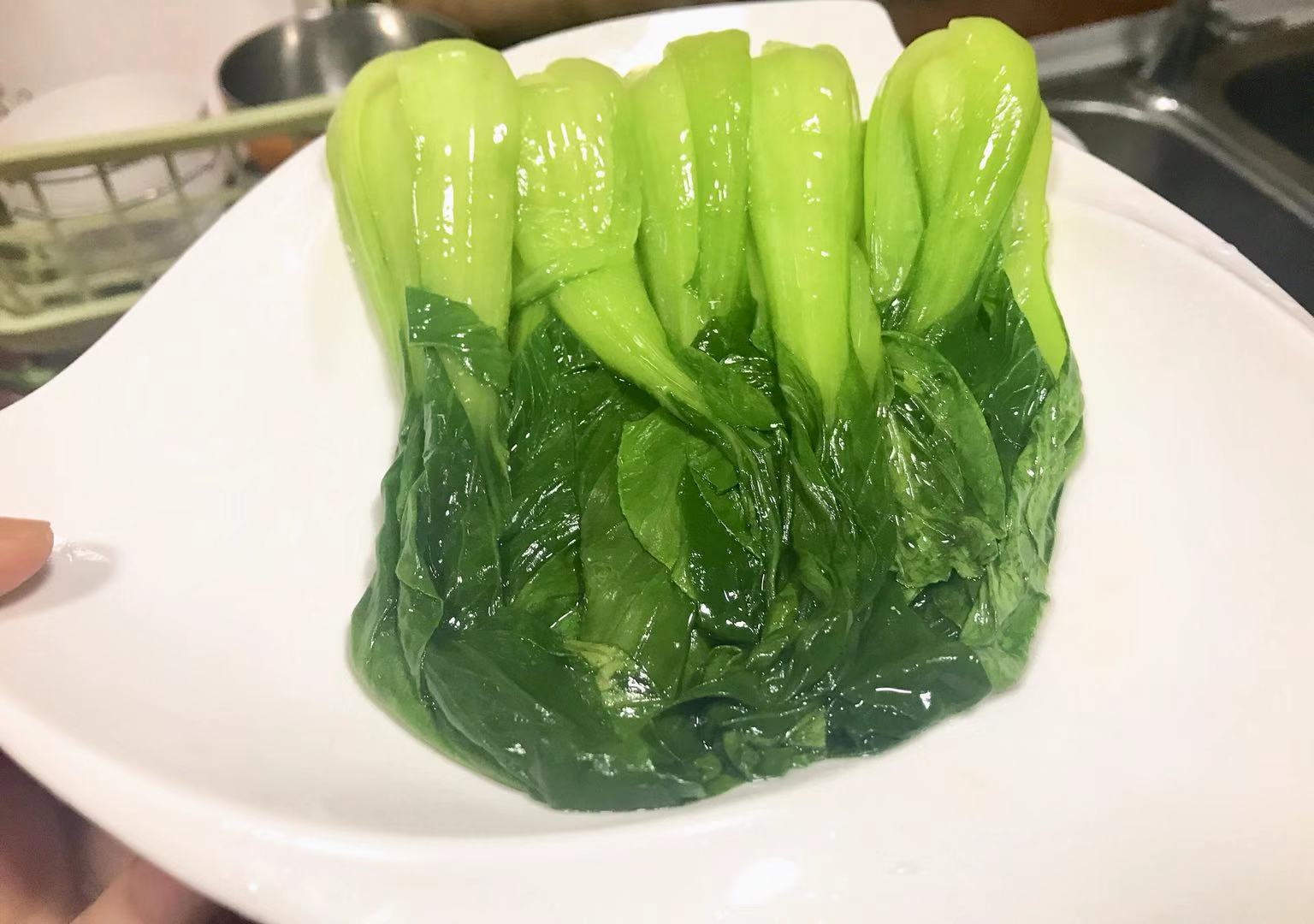 嫩滑的香菇搭配上海青,美味无法挡,营养又健康