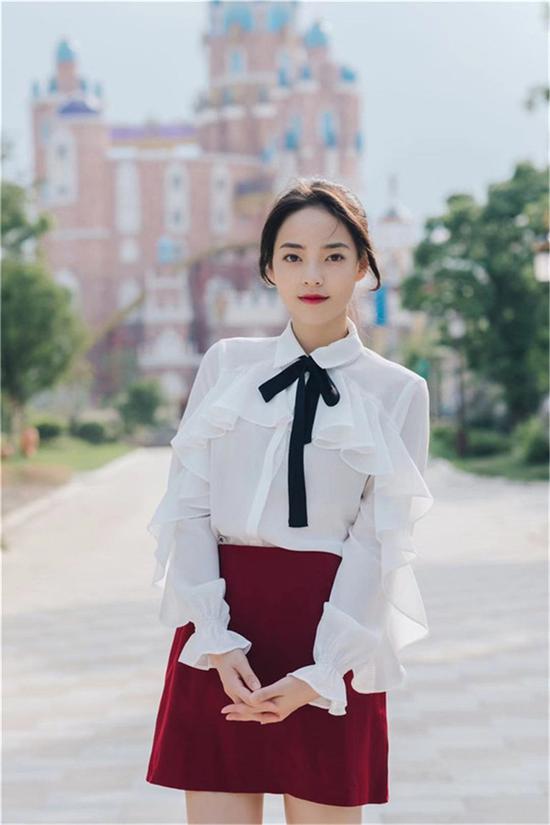 演员薇薇情绪表现游刃有余 "一滴泪"演哭全场