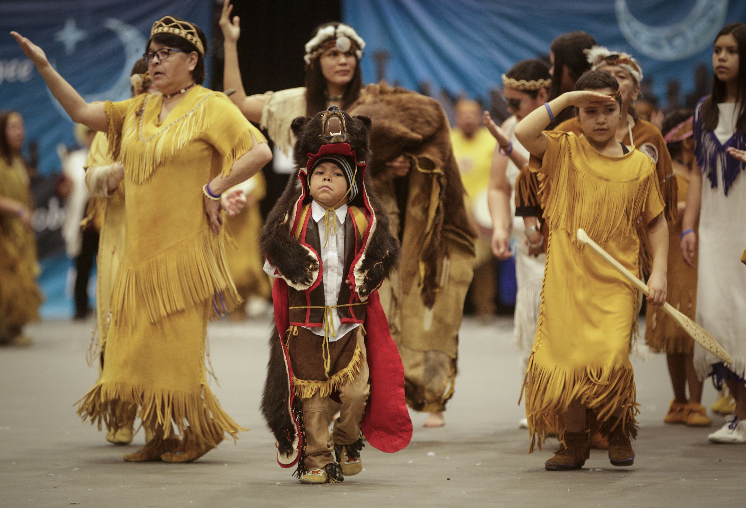 (国际)(2)温哥华原住民举行新年庆祝活动