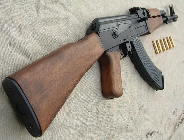 被誉为ak"传人",an94曾引起世界瞩目,但为啥不装备呢?