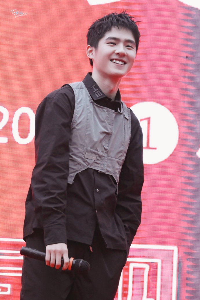 tomford品牌彩妆形象大使刘昊然# 冷艳杀手红 买了 新的一年红红火火