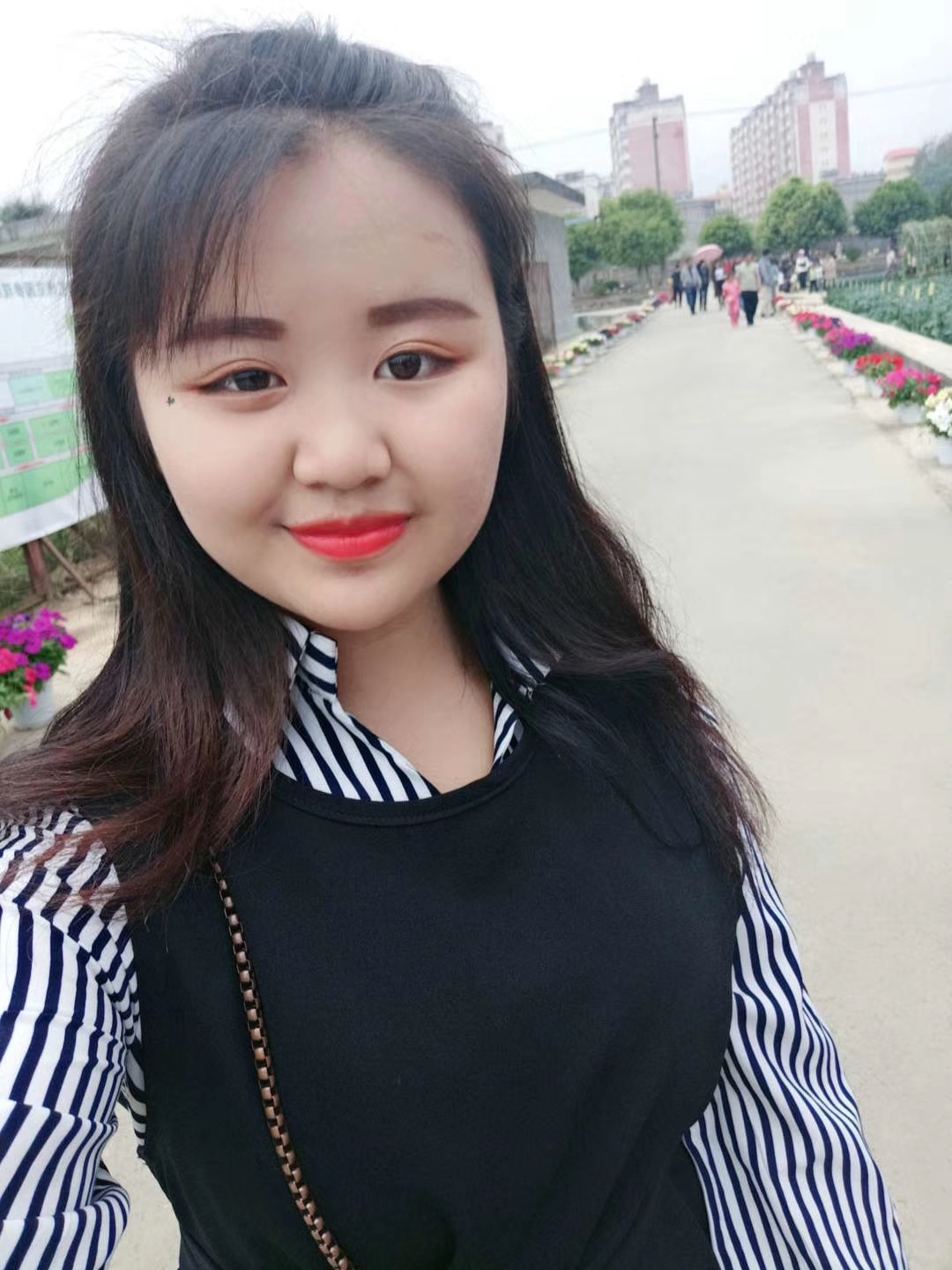 漂亮可爱的缅甸果敢小美女,这颜值和气质是否令你心动?