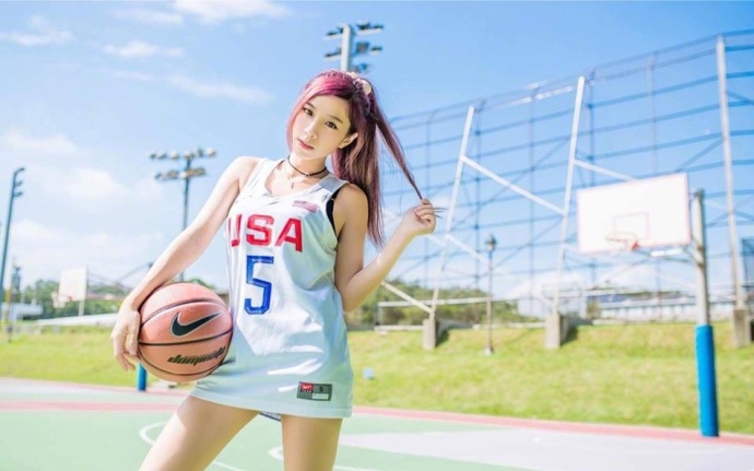 台湾省的球衣模特张宇婷,球衣也能穿的如此美丽