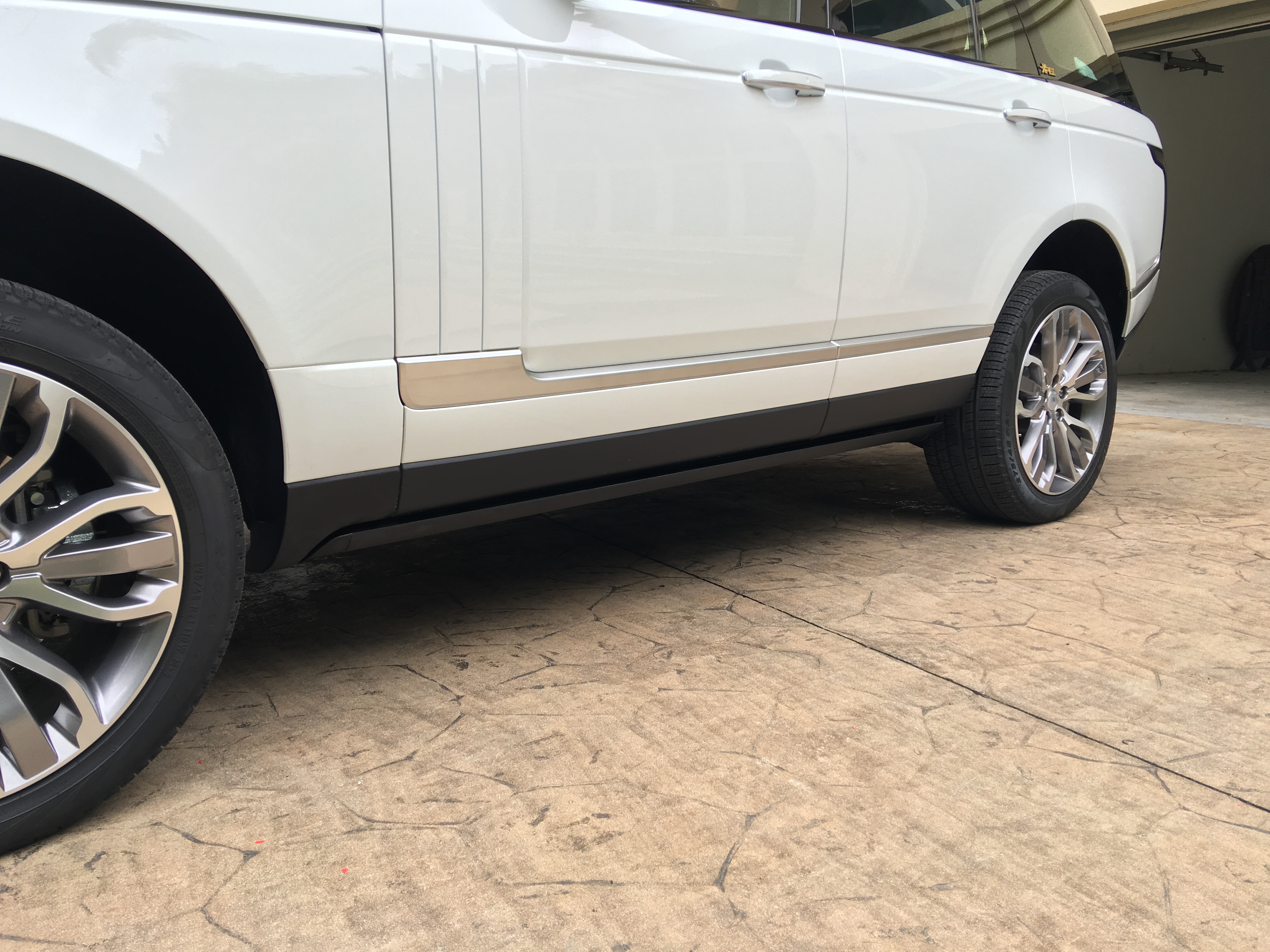 路虎揽胜电动脚踏板 揽胜隐形自动收缩侧踏板 豪车必备舒适上下车