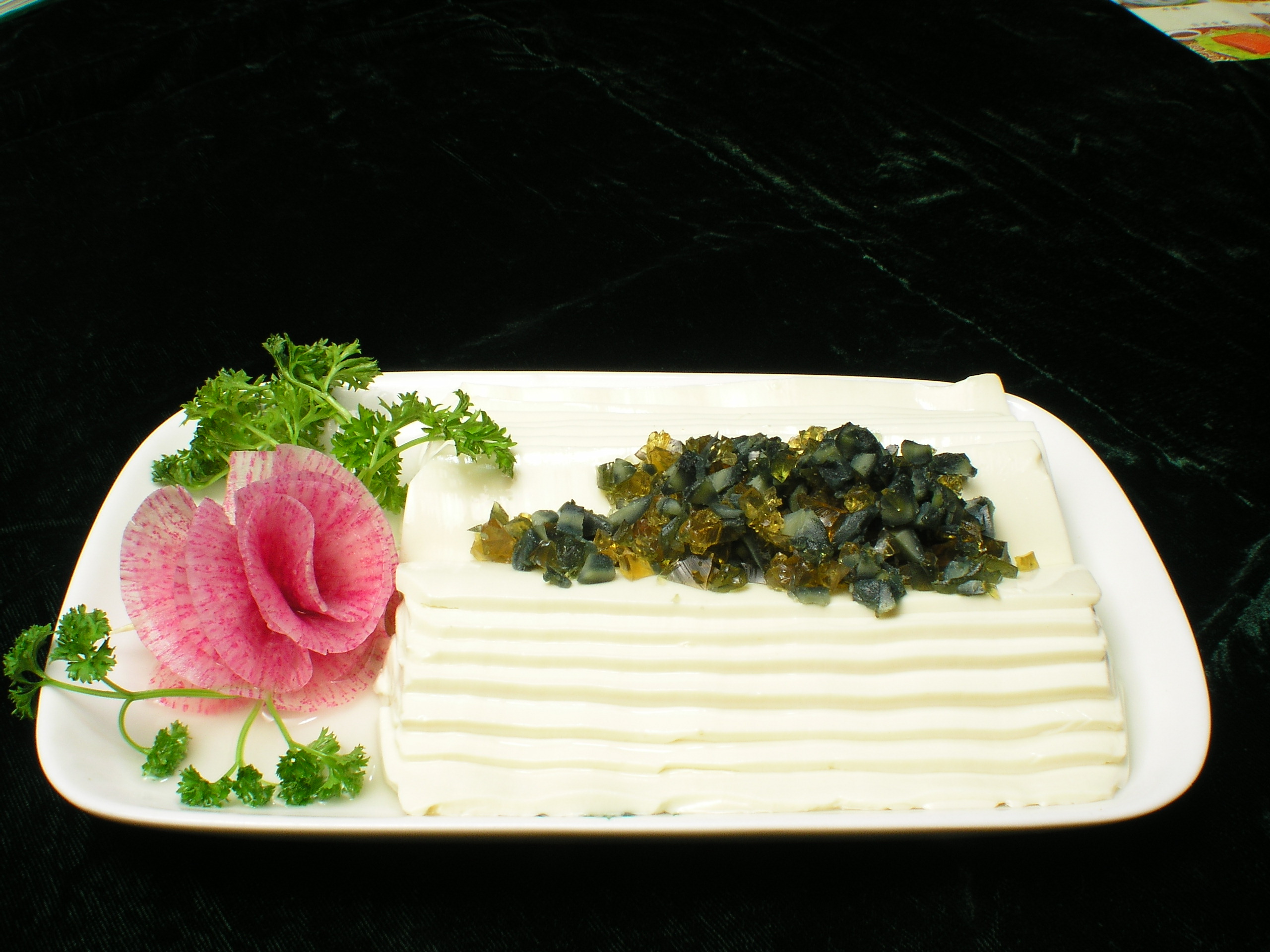 每日推荐六道菜:推荐六道风味美食,味道正宗,制作简单 皮蛋豆腐