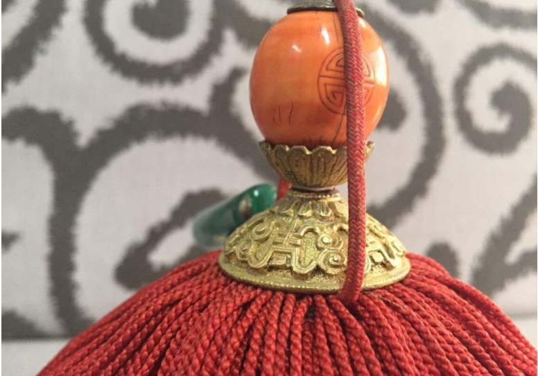 顶戴花翎在清朝是身份象征,帽子上那颗"顶珠",到底有多值钱?