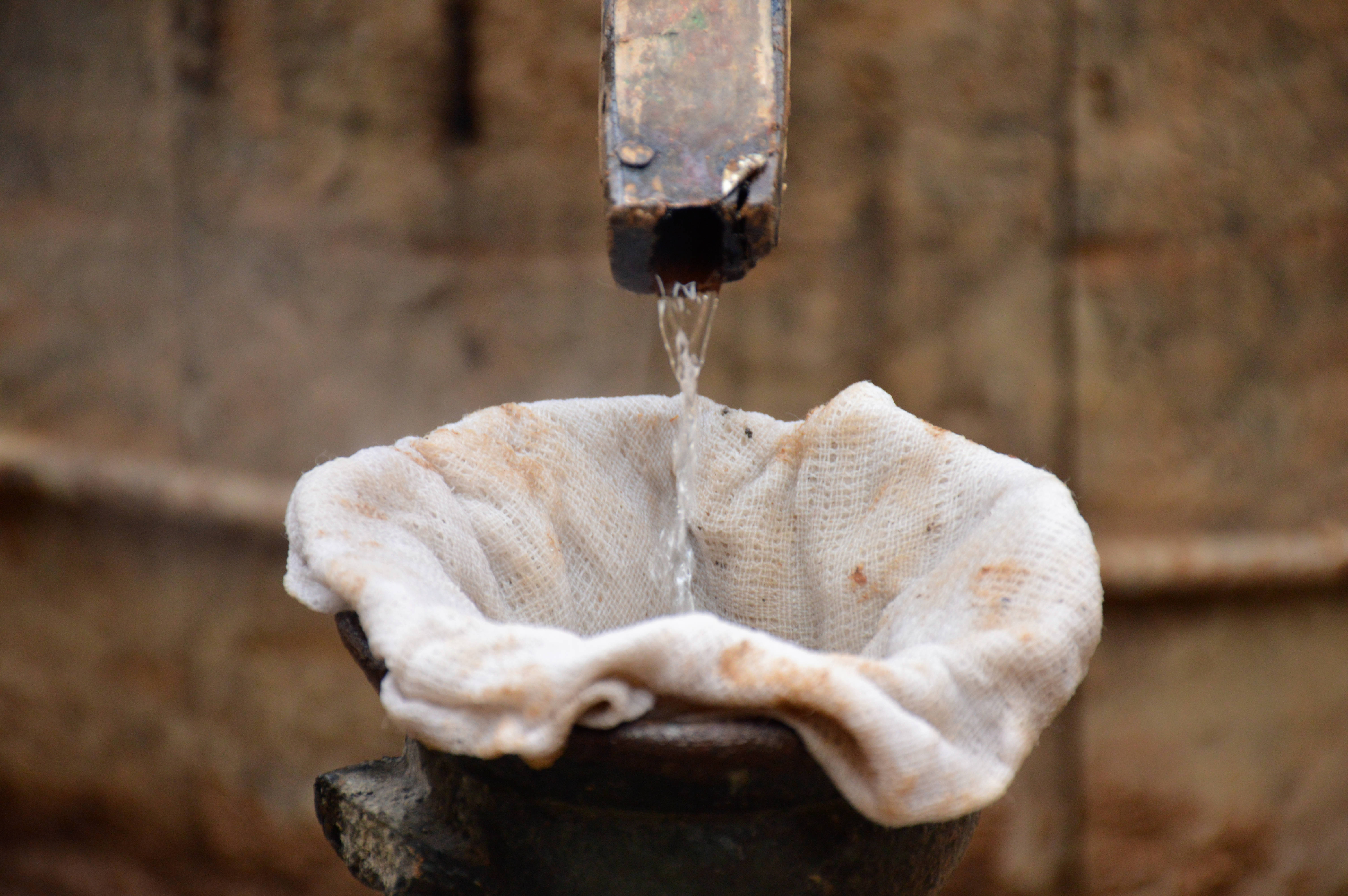 农村大叔古法烤甘蔗酒 一年烤400斤只喝不卖