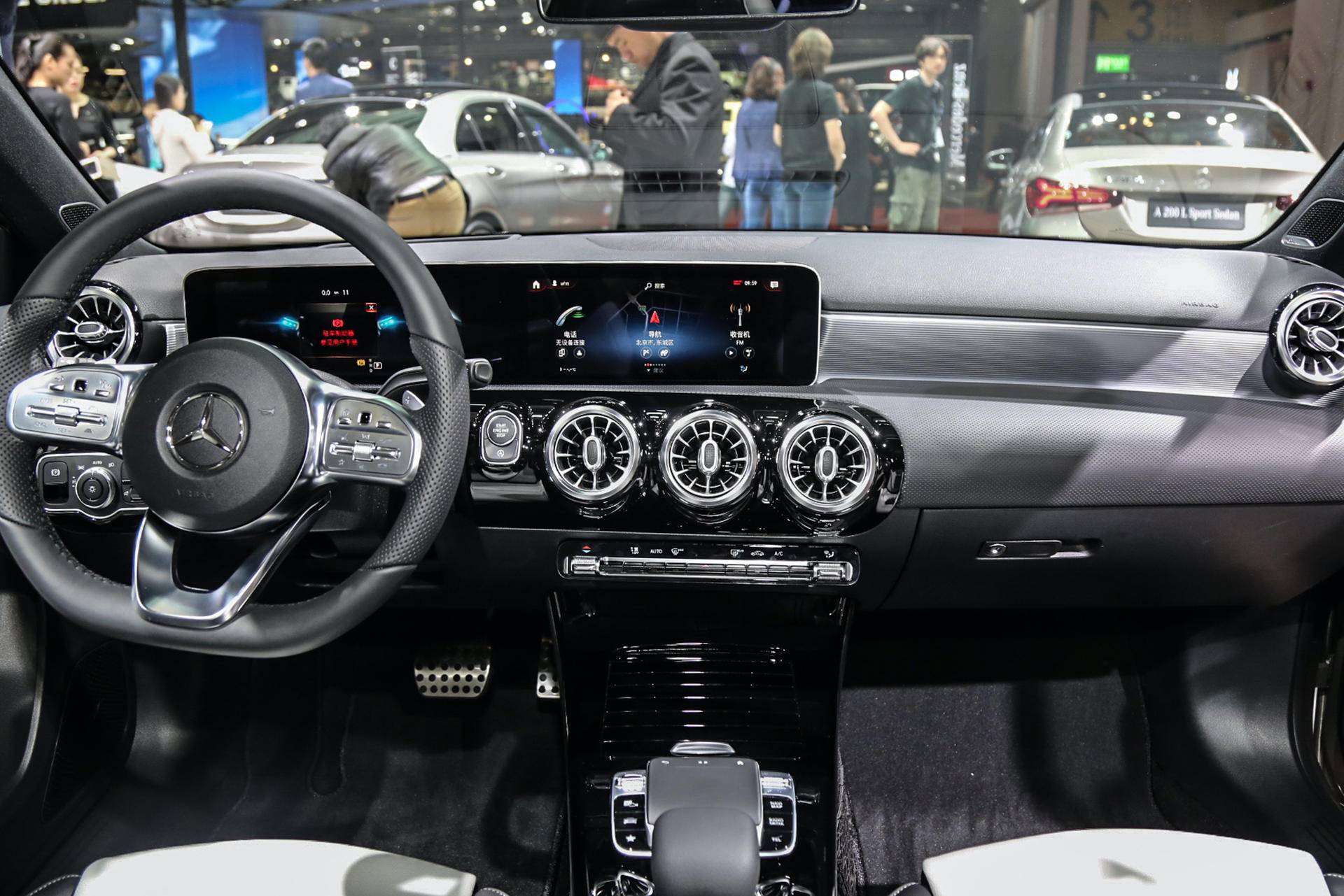 奔驰进口"小钢炮",2.0t配四驱的a220,让运动属性更加强烈