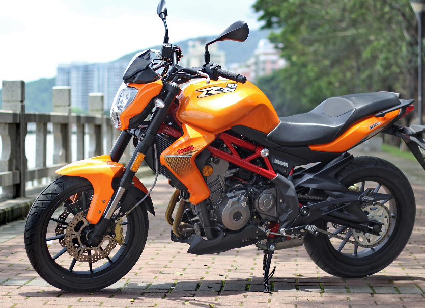 6w,贝纳利龙3堪称最强国产300cc!