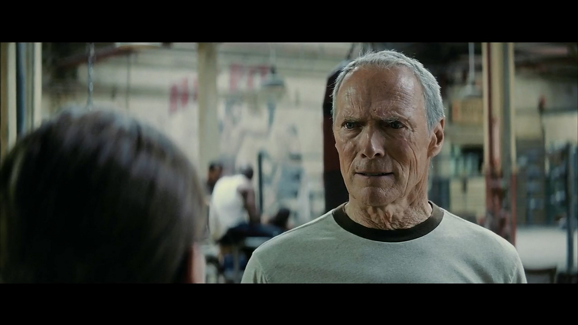 电影《百万美元宝贝》讲述了某拳击教练本无意训练某女拳击手,但是